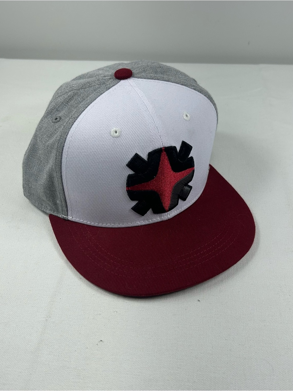 2018 Aksels Boxerfest Snapback Hat Cap Subaru Star Logo White Red Gray EUC
